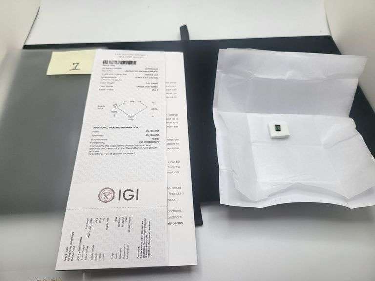 Very high quality Fancy Green Diamond " 1.01 CT lab grown Fancy Green diamond"