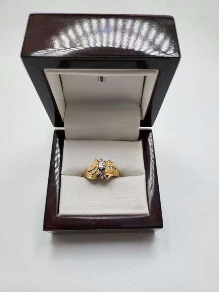 14k yellow gold diamond wedding band, size 6.5 -4.4 gr
