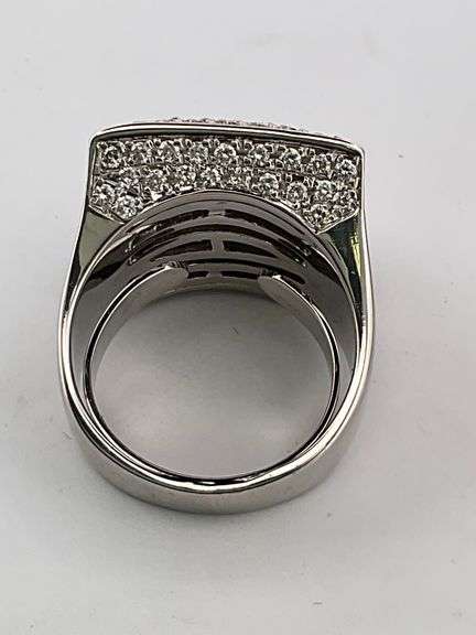 CERTIFIED 18K WHITE GOLD DIAMOND RING