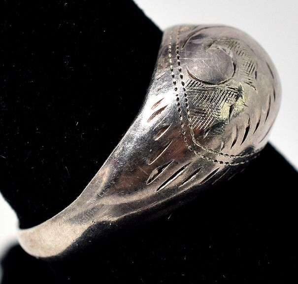 Decorative Engraved Band Ring in Sterling Silver