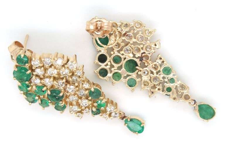 16kt Yellow gold 3.25ctw Emerald and top light brown diamond dangle earrings