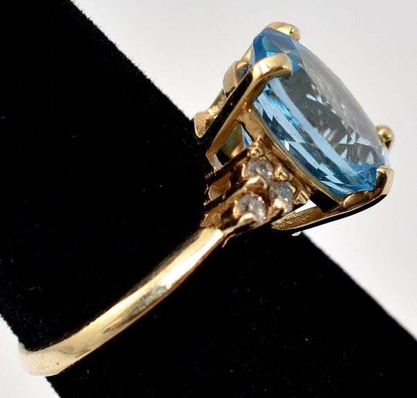 Amazing 14K Yellow Gold Blue Topaz Gemstone and Diamond Ring