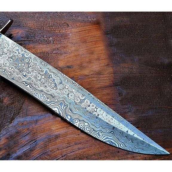 14″ Damascus Steel Hunting Knife Walnut Handle