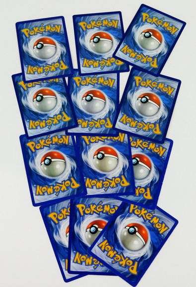 12 Pokémon Cards