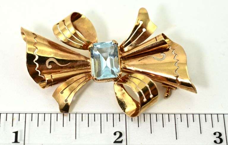 Mid Century Vintage 18K Rose Gold & Aqua Brooch