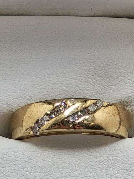10k yellow gold diamond band, size 7.5 -5.8 gr