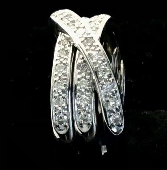 14K White Gold Round Brilliant Cut Diamond Ring