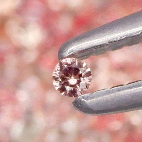 Intense! 2.93ct diamond cut padparadsha Sapphire set!