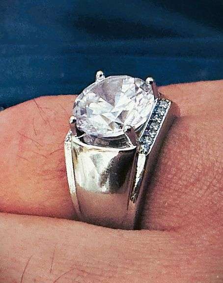 Mens Dazzling 14 Kt Gold Plated Ring