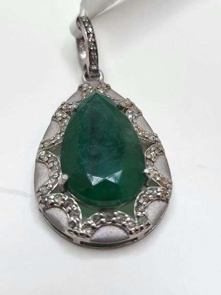 7.74ct Colombian Emerald Pendant with 0.55ct Natural Diamonds in Sterling Silver