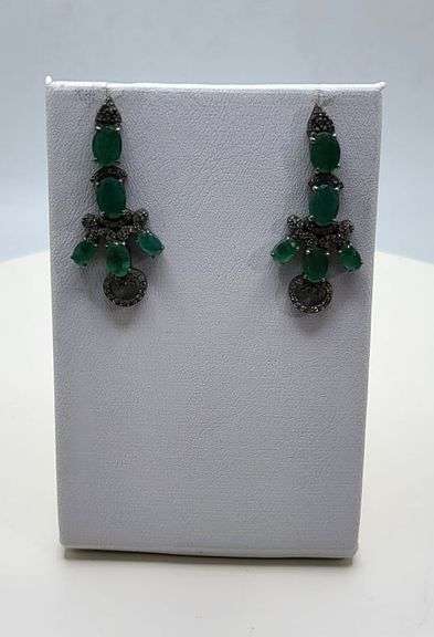 Handmade Elegant Earrings with 5.0ct Natural Colombian Emeralds & 0.5ct Diamond Accents
