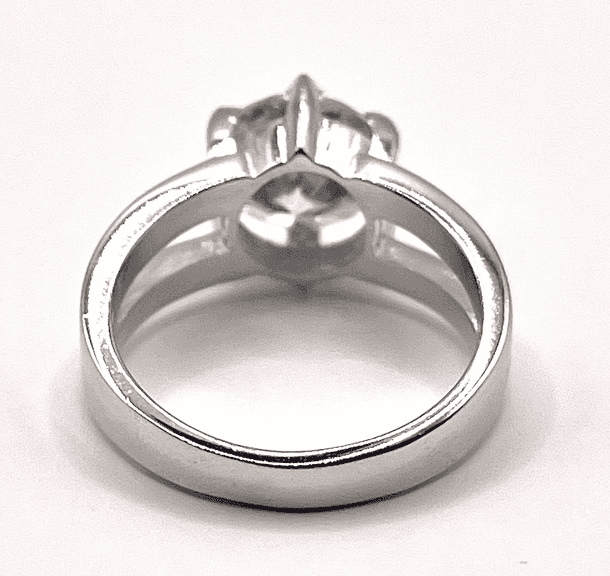 Sparkling 14 Kt White Gold Plate 3.75 Ct Simulated Diamond Ring