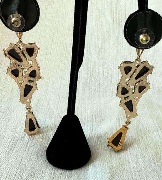 A Very Sexy  Fashion  Design Earrings