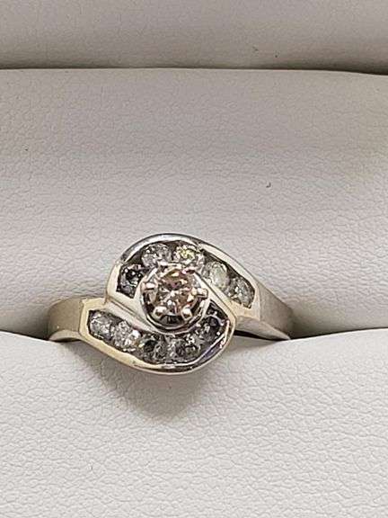 14k white gold diamond wedding band, size 6.5 -4.0 gr