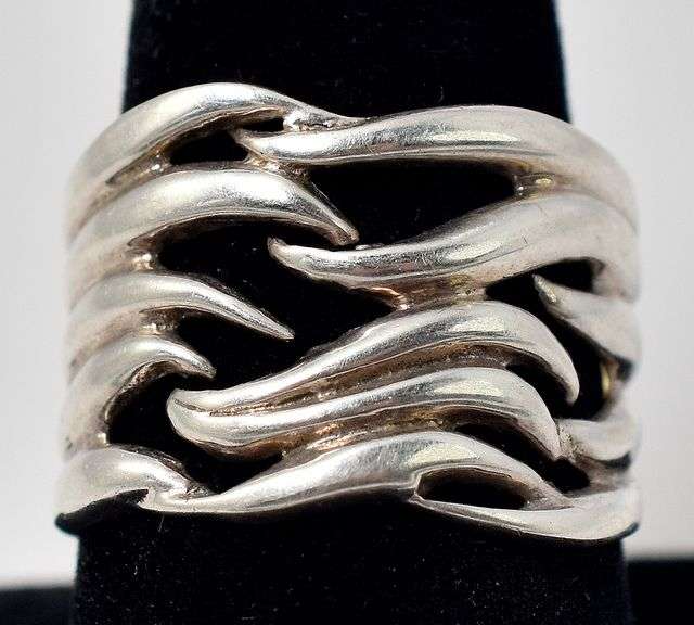Intertwined Lined band Ring in Sterling Silver