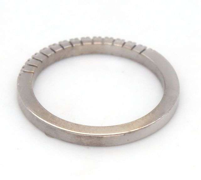 18kt White gold 0.15ctw 4 prong diamond band