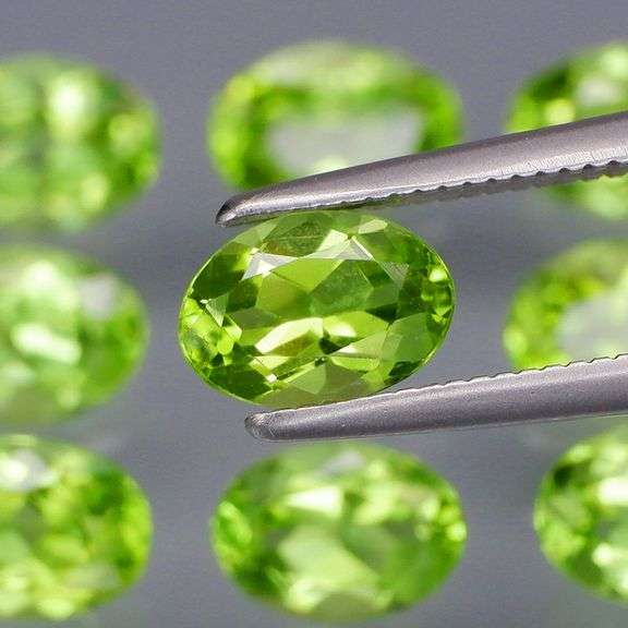 Dazzling 7.14ct untreated apple green Peridot set!