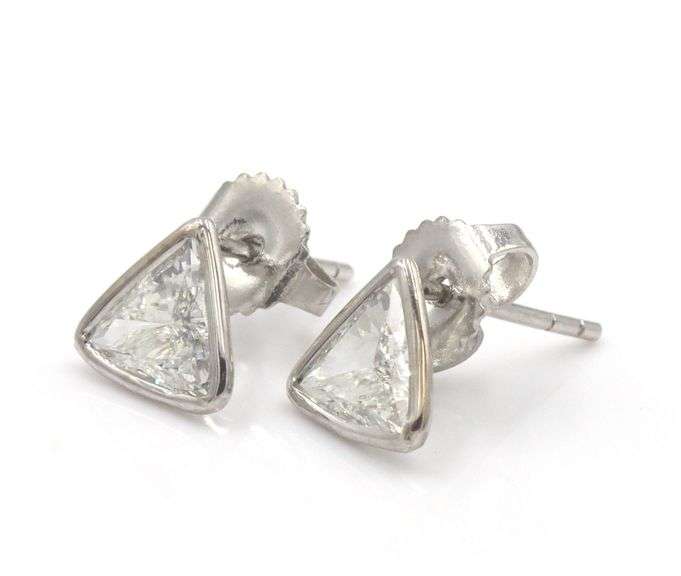 14kt White gold 0.98ctw Trillion cut bezel diamond stud earrings