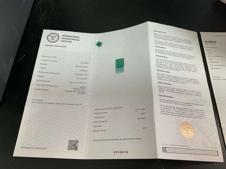I.G.I CERTIFIED NATURAL EMERALD 3.01 CARATS