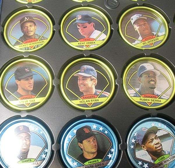 60 VINTAGE TOPPS BASBALL COINS