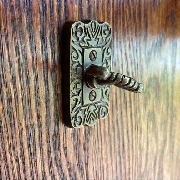 Victorian-Style Solid Brass Twist Doorbell Chime