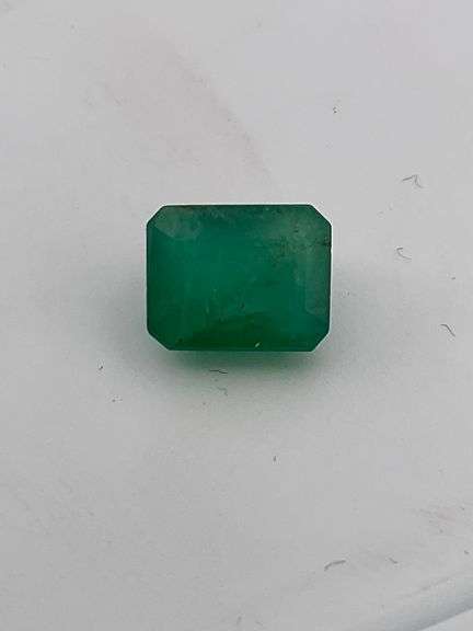 I.G.I CERTIFIED NATURAL EMERALD 3.01 CARATS