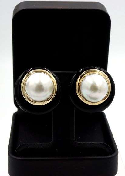 14kt Yellow gold Mabe pearl and black onyx earrings
