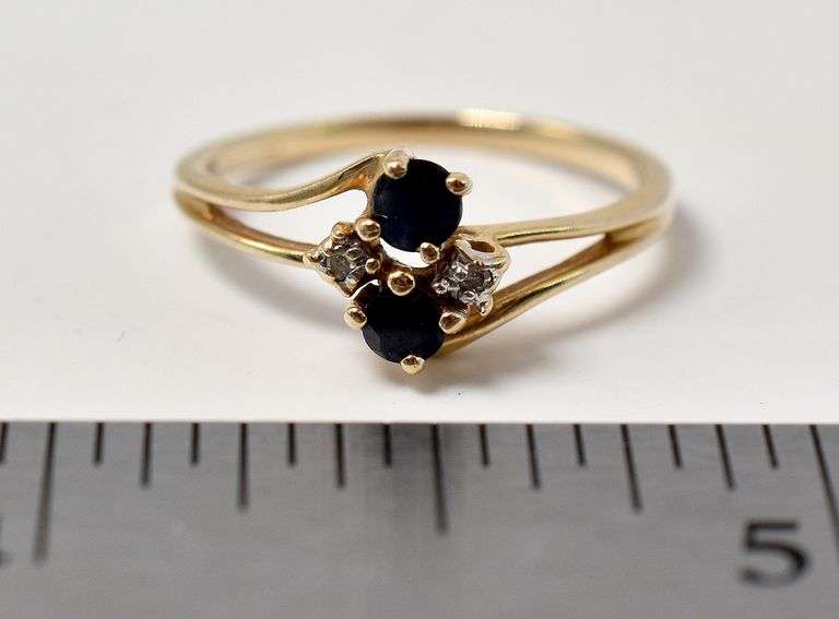 Pretty 10K Yellow Gold Blue Sapphire Gemstone and Diamond Ring