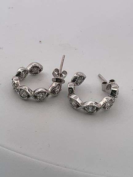 CERTIFIED BRAND NEW 18K WHITE GOLD DIAMOND EARRINGS