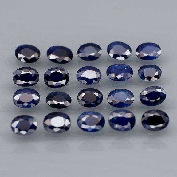 Heated only! 4.03ct Royal blue Sapphire set from Madagascar