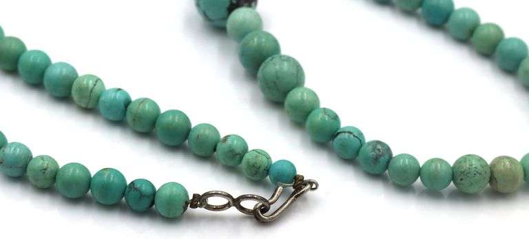 Turquoise beaded necklace