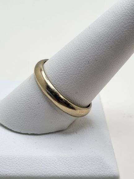 Classic Wedding Ring in 18k White Gold