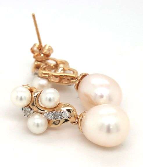 14kt Yellow gold pearl and diamond dangle earrings