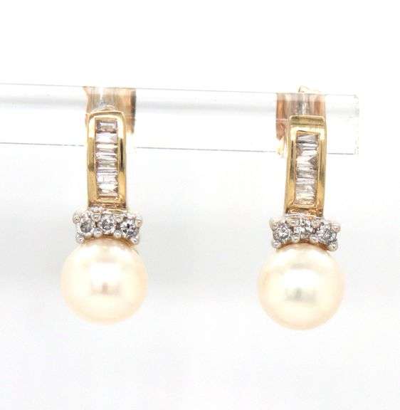 10kt Yellow gold pearl and round brilliant and baguette cut diamond earrings