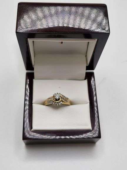 14k yellow gold diamond wedding band, size 7.5 -5.3 gr