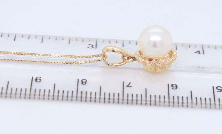 14kt Yellow Gold Pearl and CZ Pendant on Box Chain Necklace