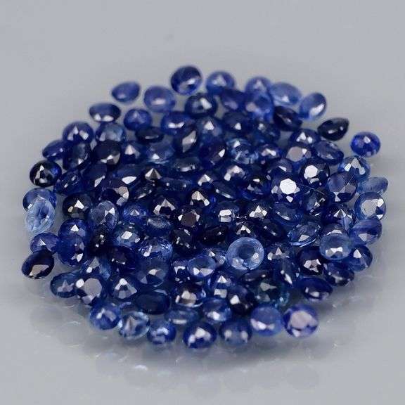 Natural 4ct royal blue Sapphire set
