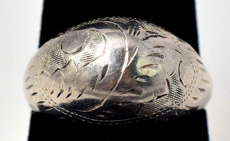 Decorative Engraved Band Ring in Sterling Silver