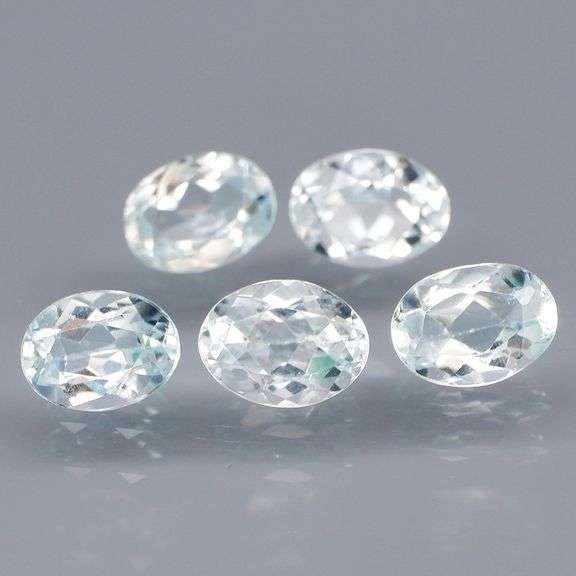 Gorgeous 5.98ct untreated platinum blue Aquamarine set