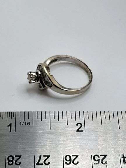 14k white gold diamond wedding band, size 6.5 -4.0 gr