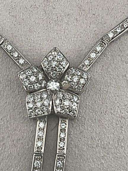 CERTIFIED 18K WHITE GOLD DIMOND HANGING NECKLACE