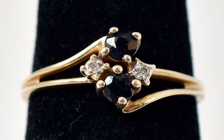 Pretty 10K Yellow Gold Blue Sapphire Gemstone and Diamond Ring