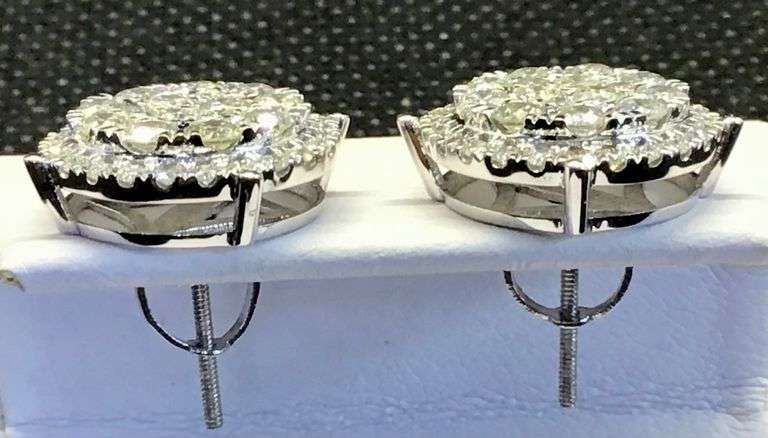 14K White Gold Round Brilliant Cut Diamond Cluster Earring