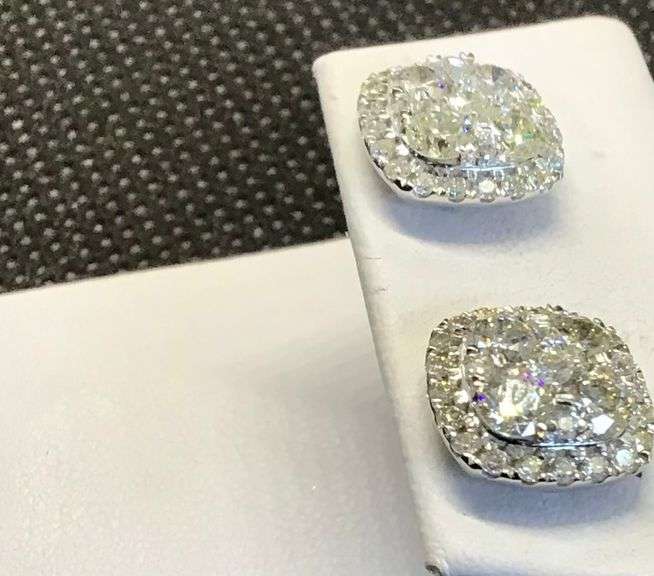 14K White Gold Round Brilliant Cut Diamond Cluster Earring