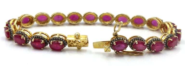 Dreamy Brand New European 22.00CTW Oval Emerald-Cut Raspberry Red Ruby & Diamond Bracelet in 14K Yel