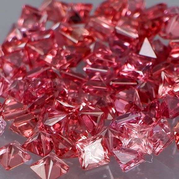 Very rare 5.32ct set of pink Malaya Garnets