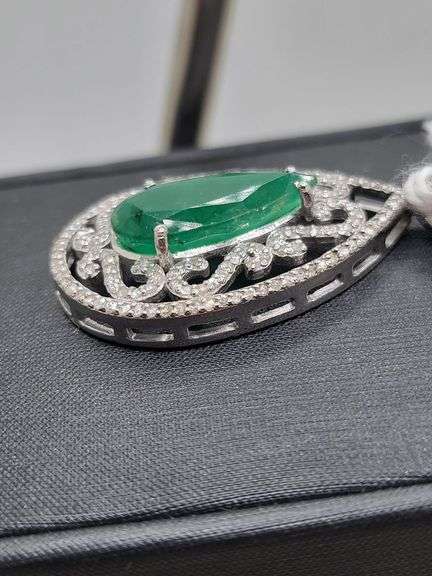 4.35ct Colombian Emerald Pendant with 0.72ct Natural Diamonds in Sterling Silver
