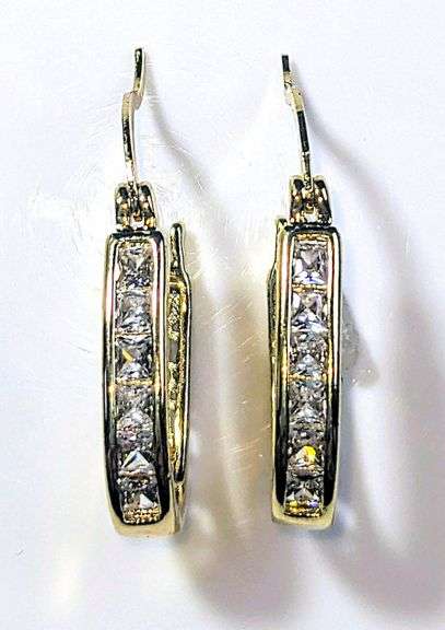 Sparkling 14 Kt Gold Plated Princess Cut Lab Simulated Diamond Earrings