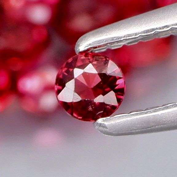 This is a 3.11ct set of REAL UNTREATED RED RUBIES!!!