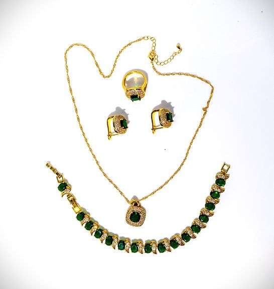 Stunning 18 Kt Yellow Gold Plate 4 Piece Lab Simulated Emerald Jewelry Set